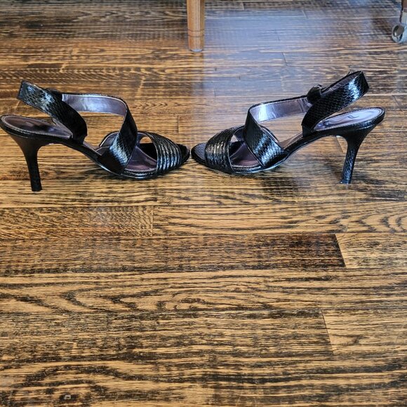 STRAPPY  DRESS SHOES WOMEN'S - Picture 4 of 5